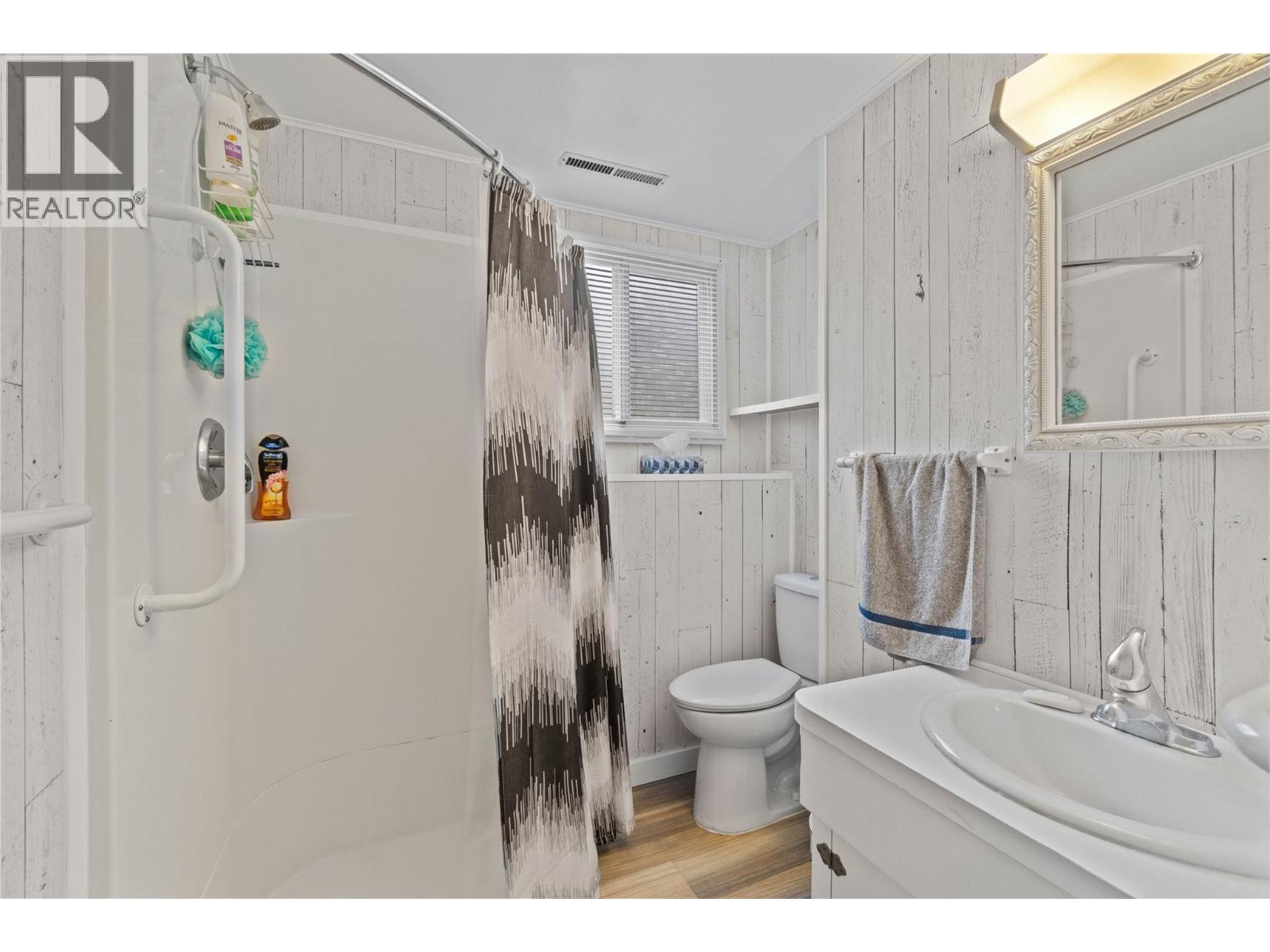 1431 15 Street SE, Salmon Arm