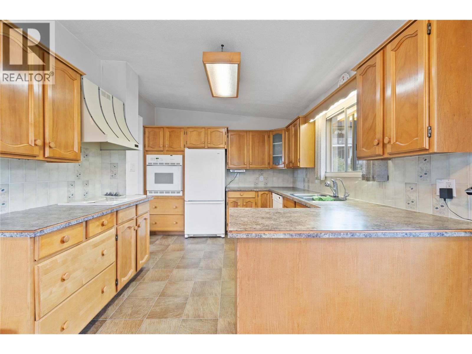 1431 15 Street SE, Salmon Arm