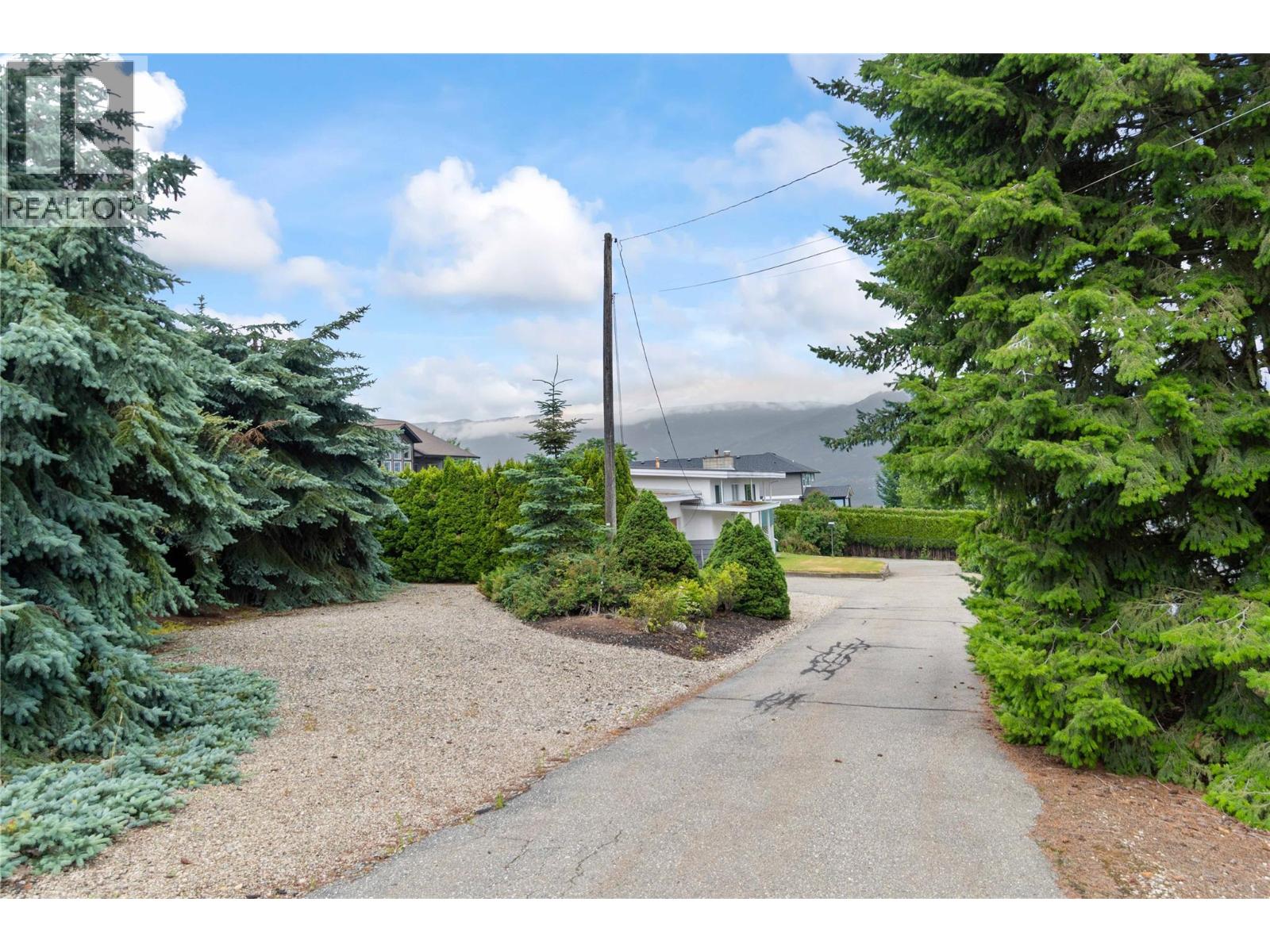 1431 15 Street SE, Salmon Arm