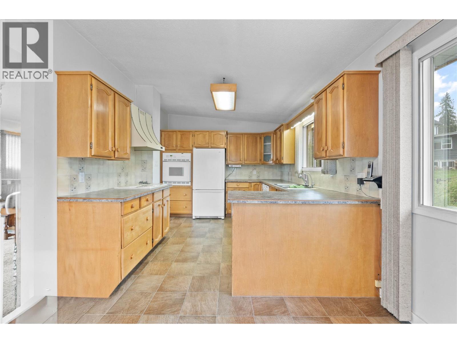 1431 15 Street SE, Salmon Arm