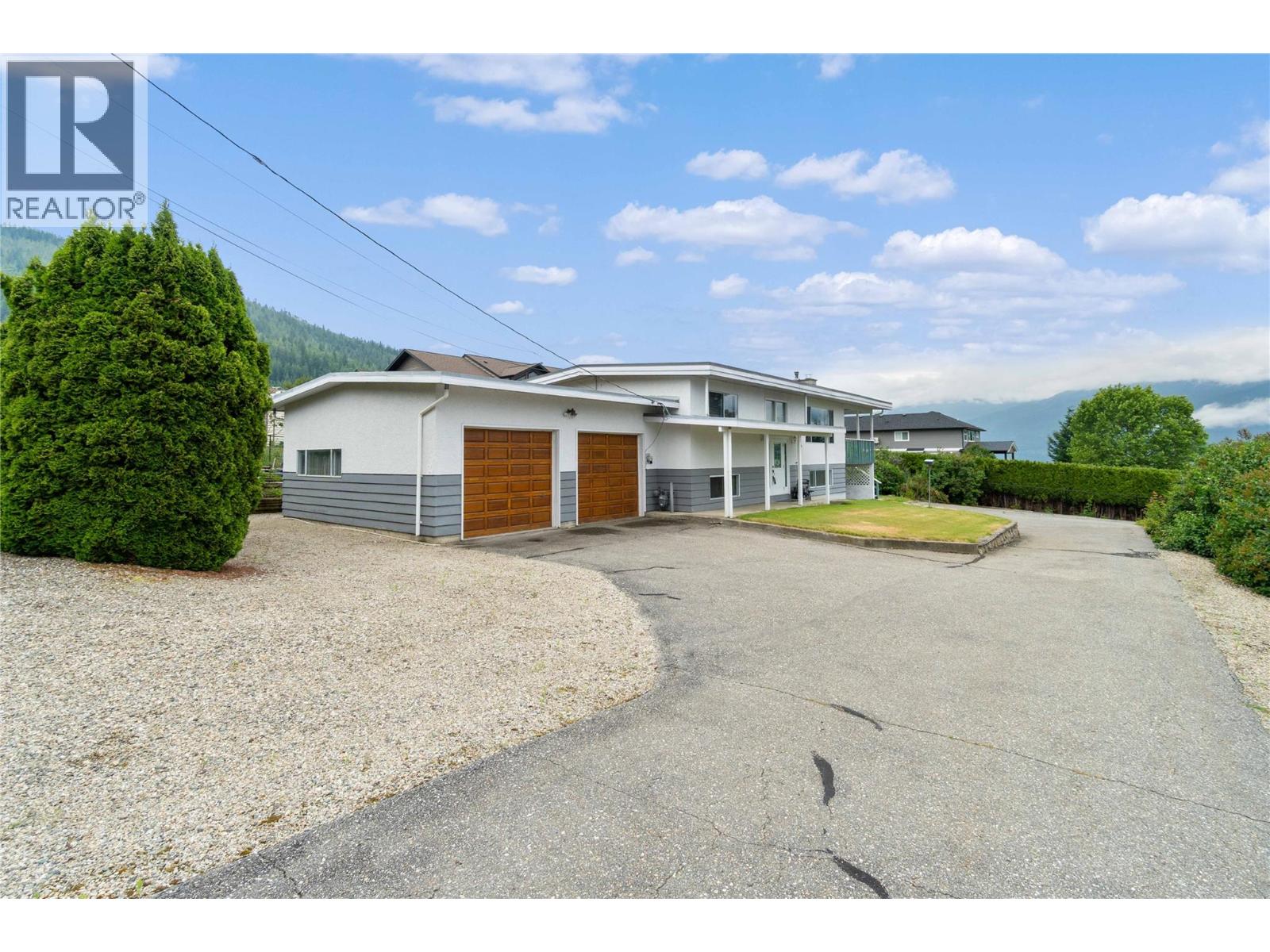 1431 15 Street SE, Salmon Arm