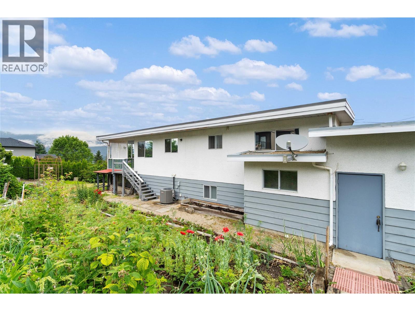 1431 15 Street SE, Salmon Arm