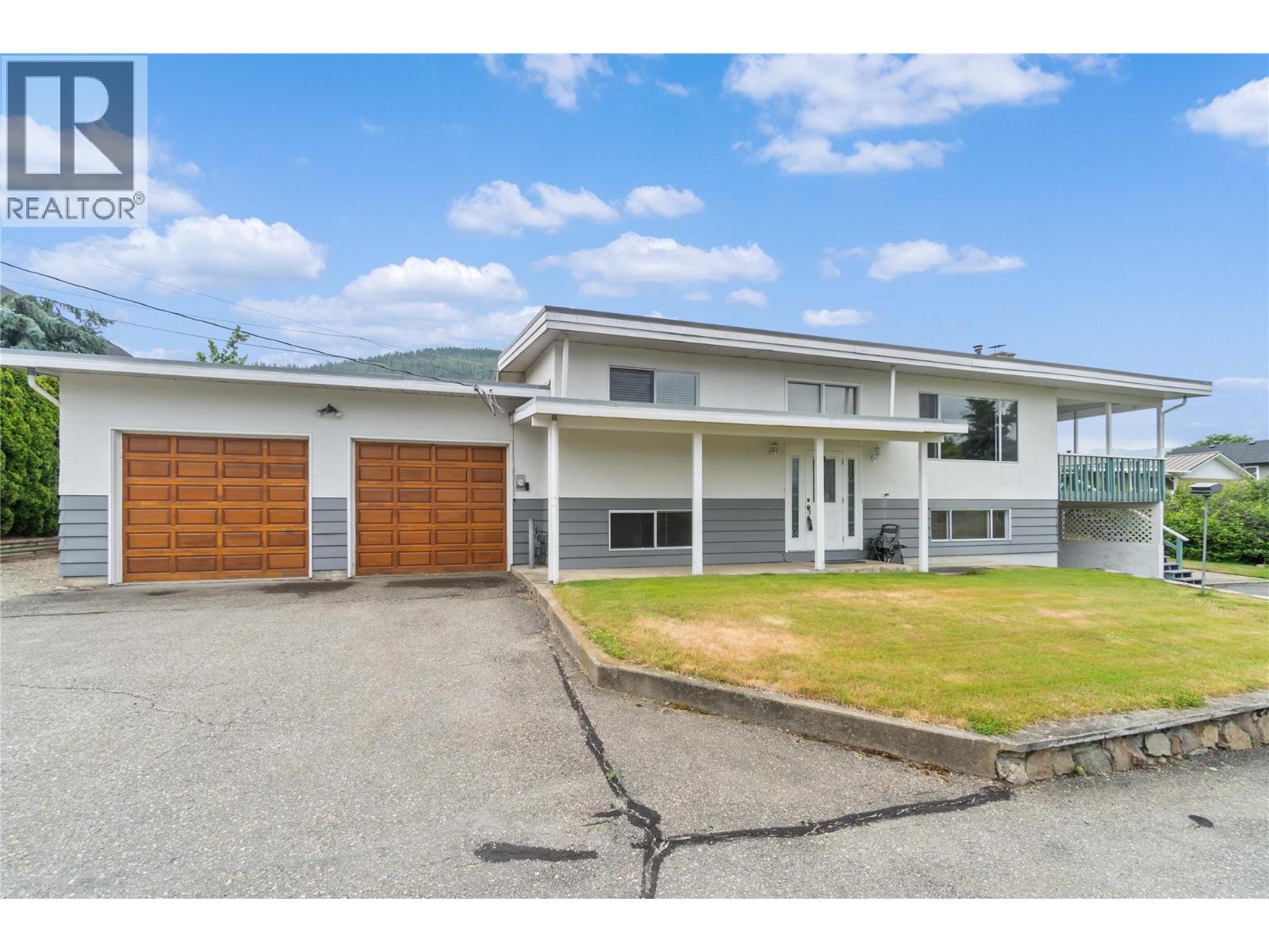 1431 15 Street SE, Salmon Arm