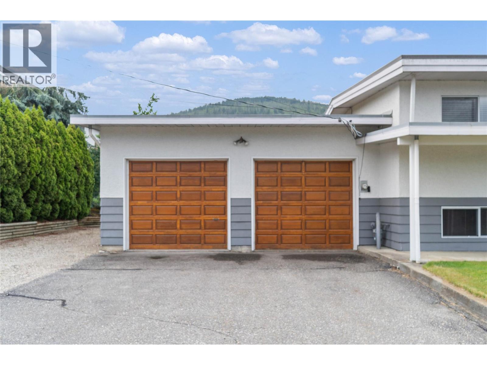 1431 15 Street SE, Salmon Arm