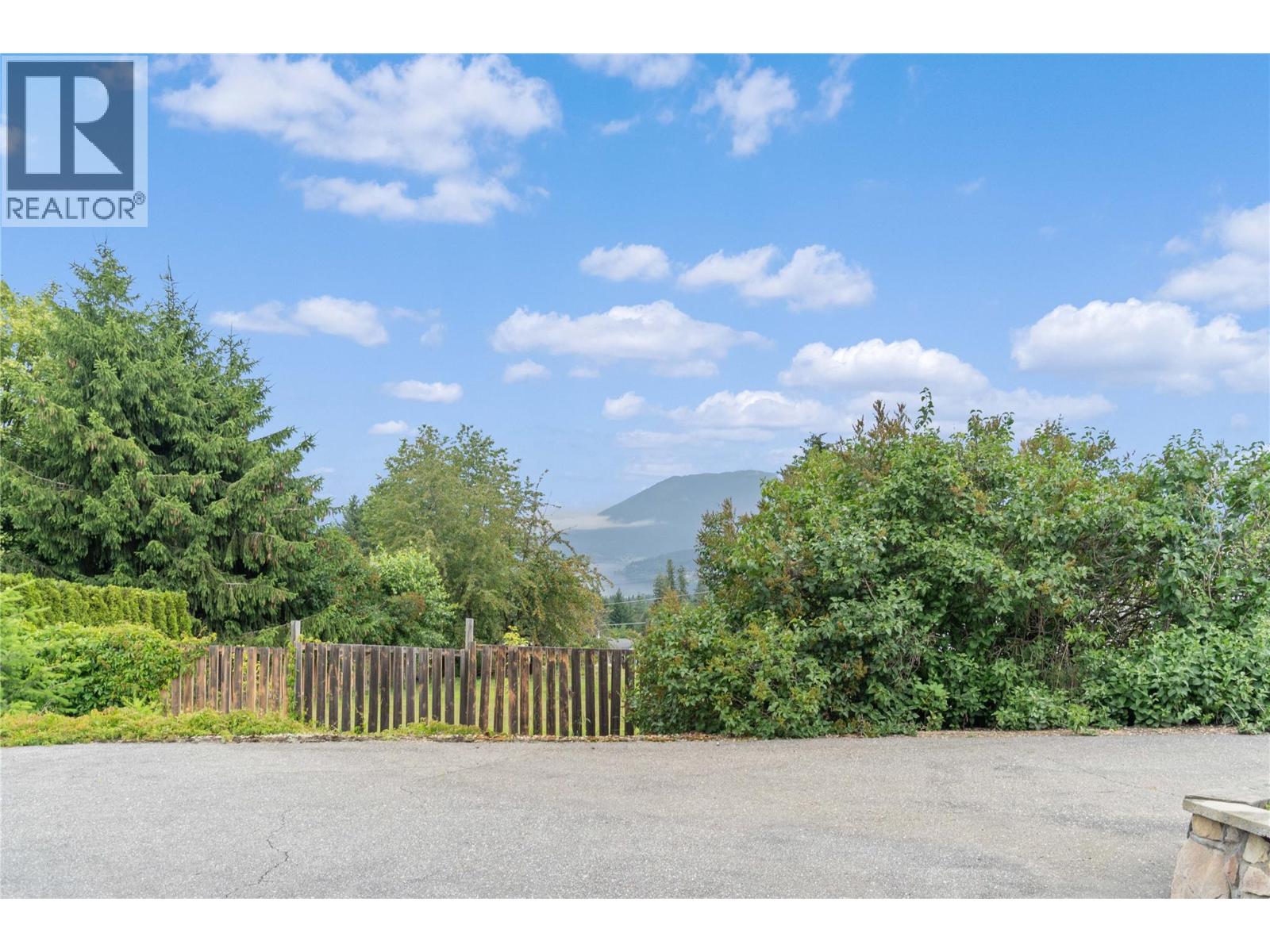 1431 15 Street SE, Salmon Arm