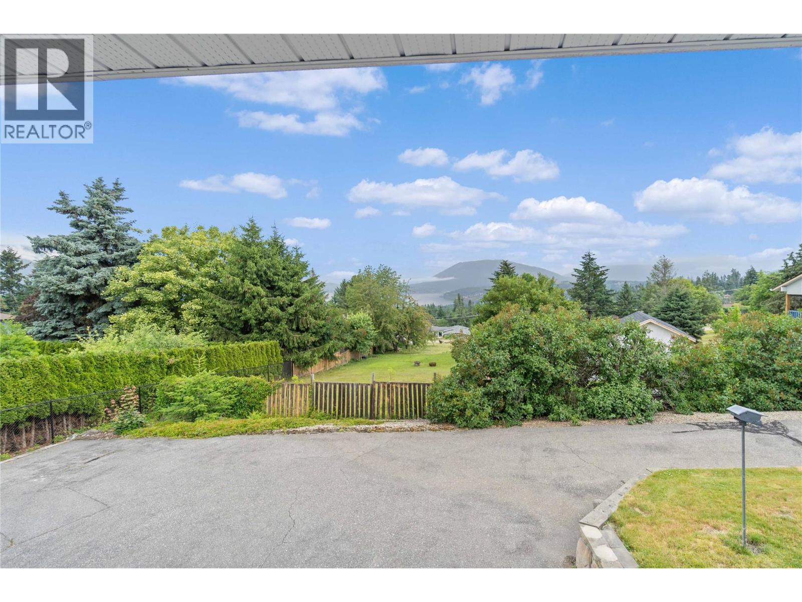 1431 15 Street SE, Salmon Arm