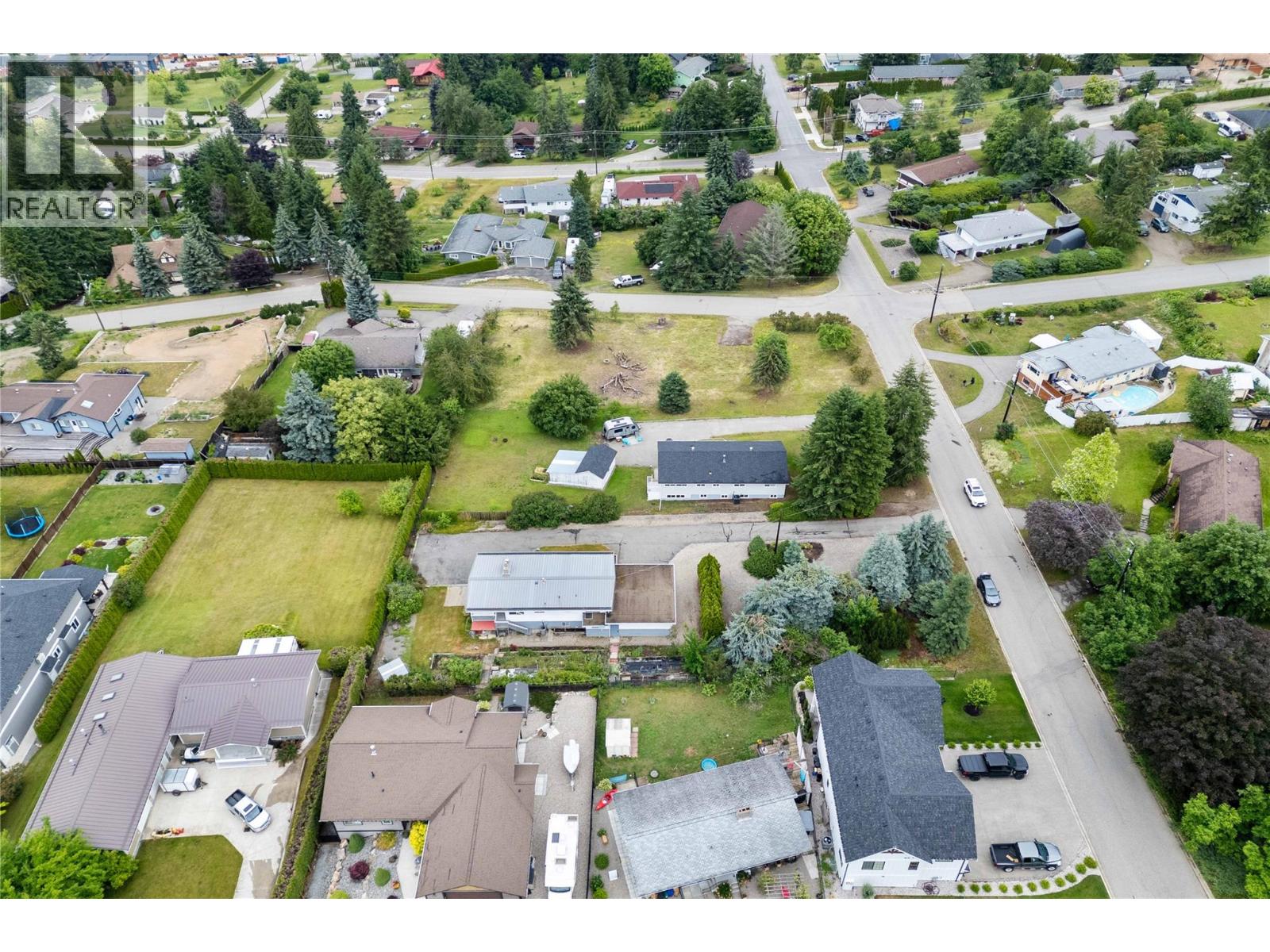 1431 15 Street SE, Salmon Arm