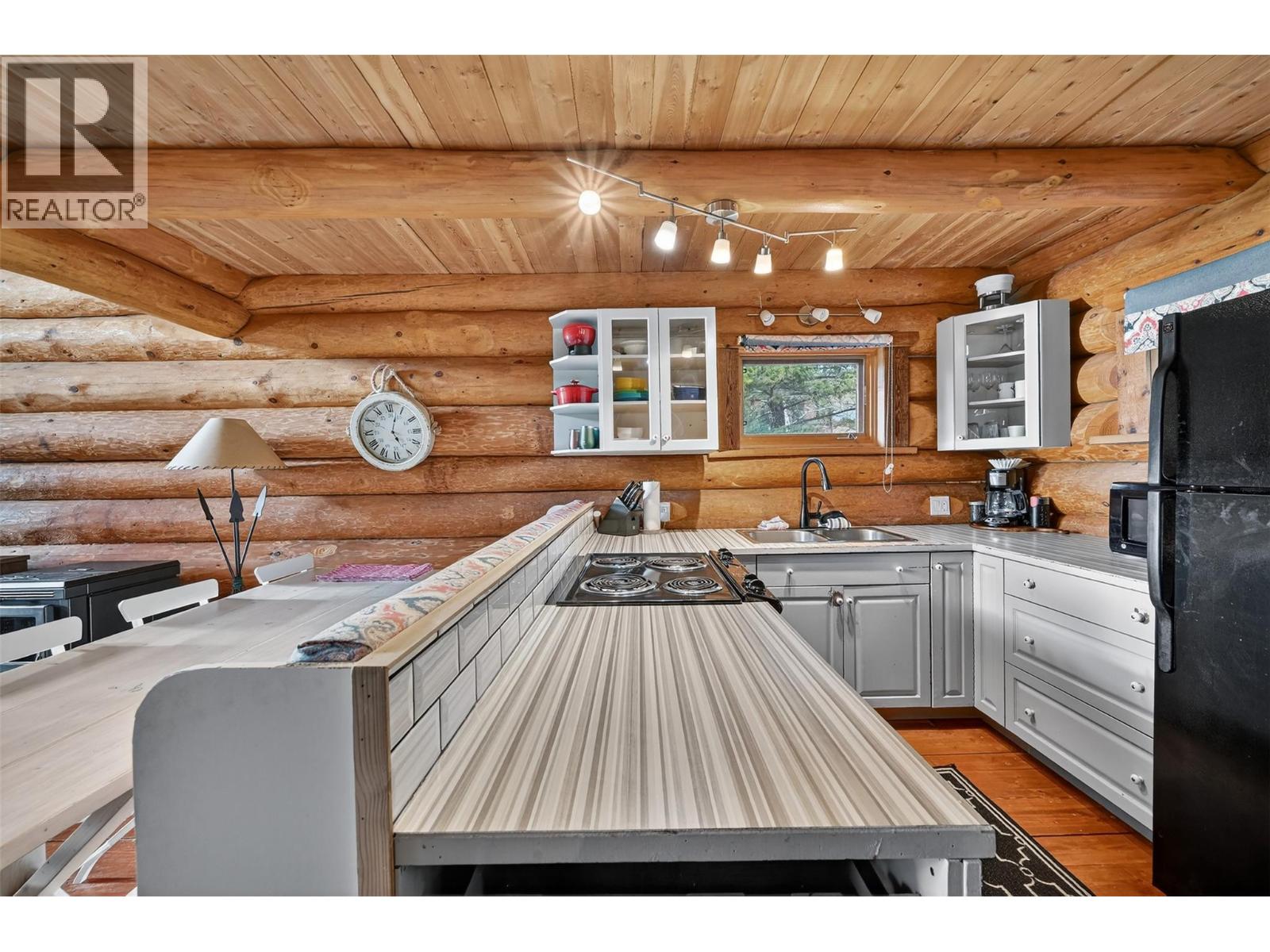 8437 Bighorn Sheep Lane, Canal Flats