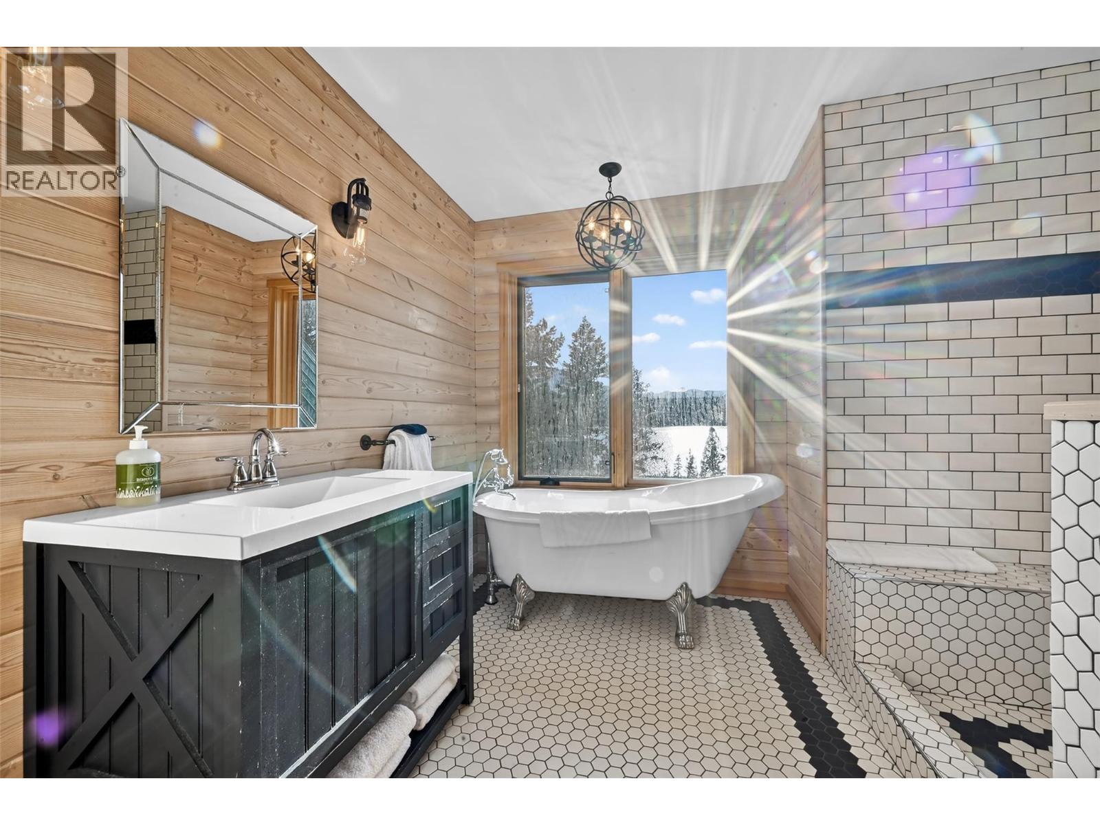 8437 Bighorn Sheep Lane, Canal Flats