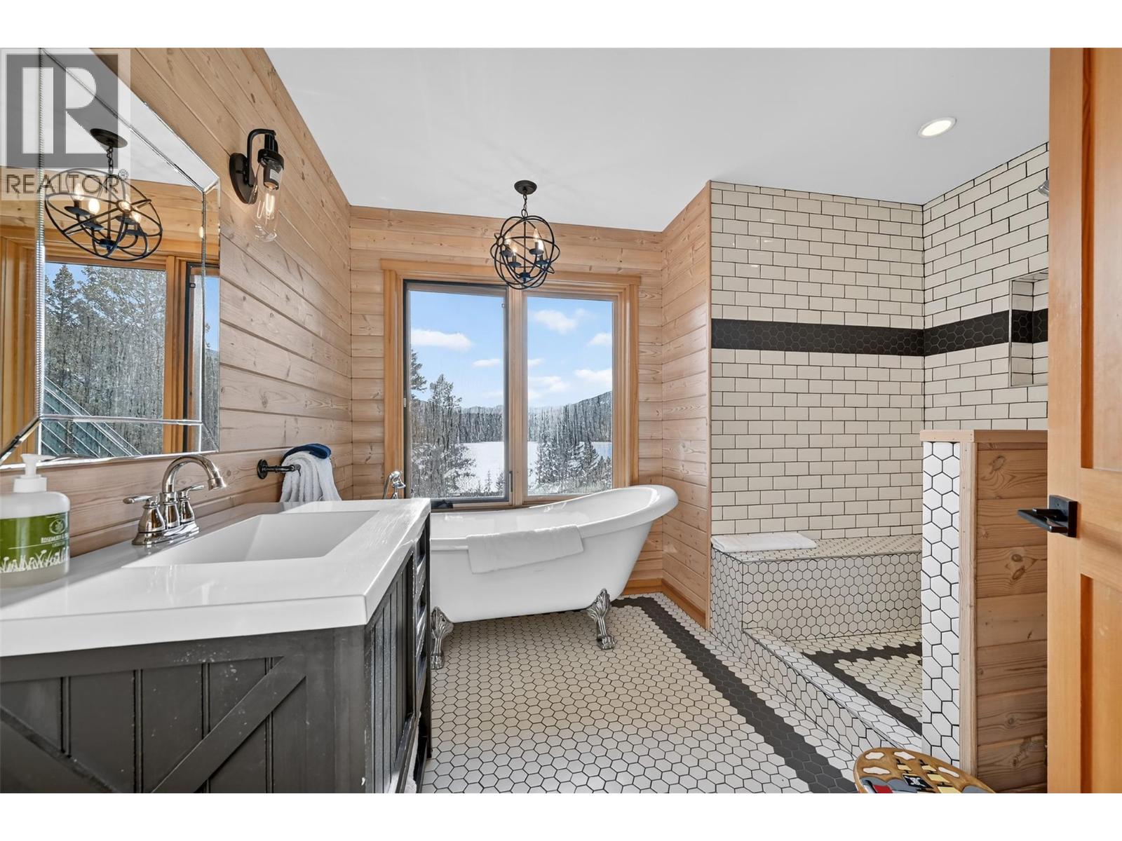 8437 Bighorn Sheep Lane, Canal Flats