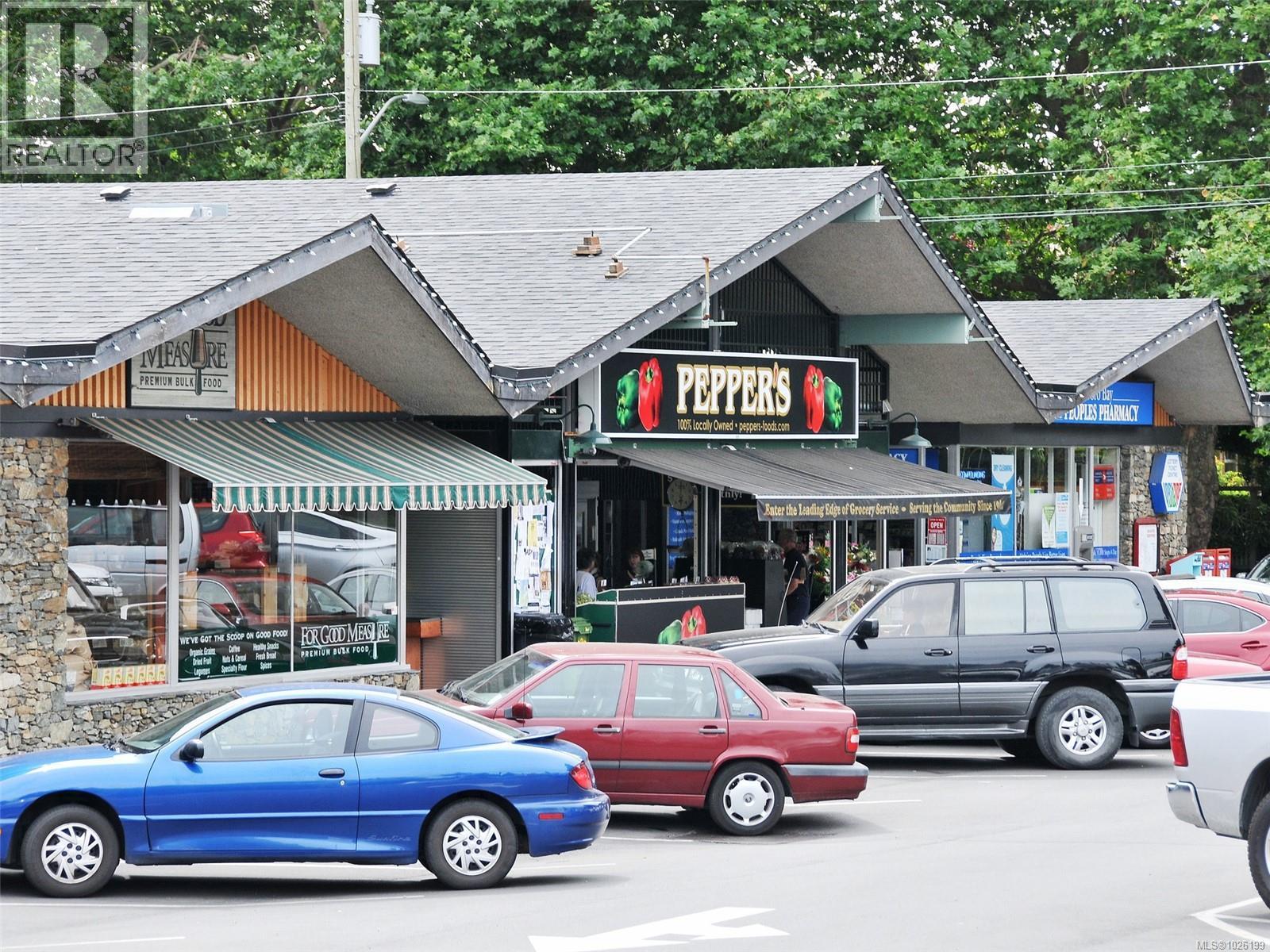 125 2345 Cedar Hill Cross Rd, Oak Bay