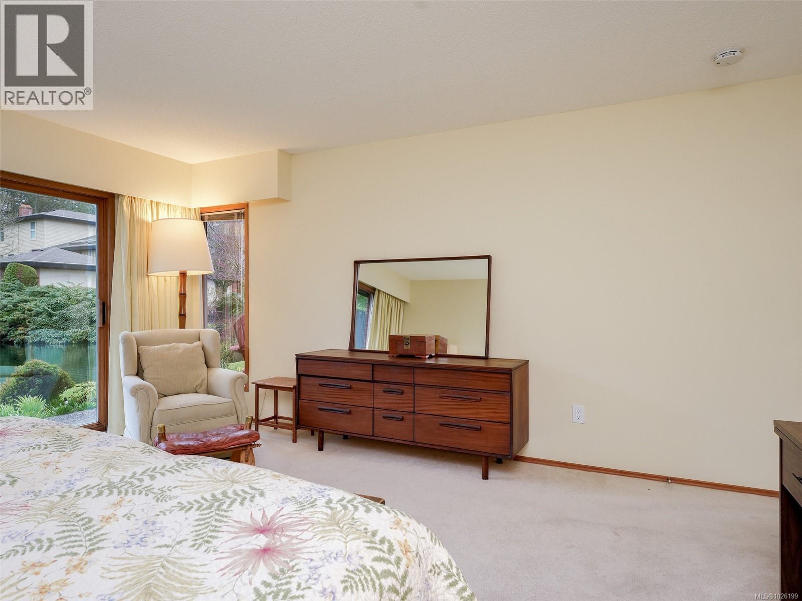 125 2345 Cedar Hill Cross Rd, Oak Bay