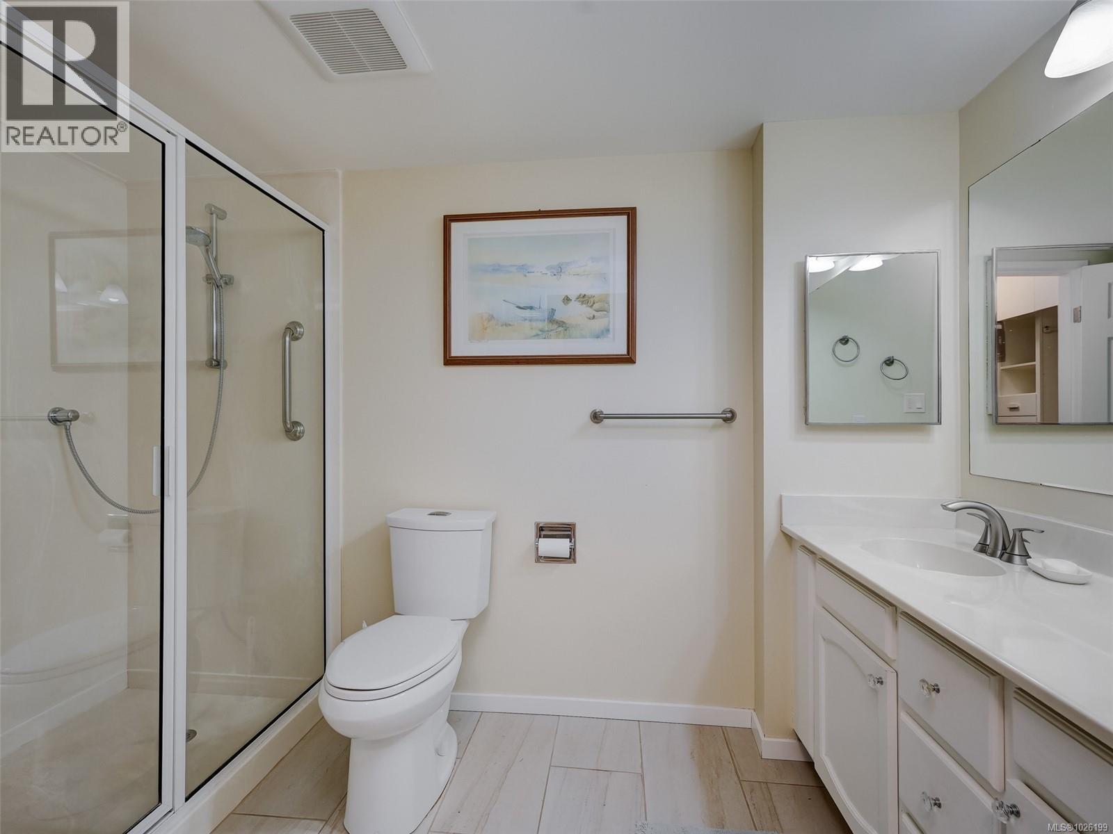 125 2345 Cedar Hill Cross Rd, Oak Bay