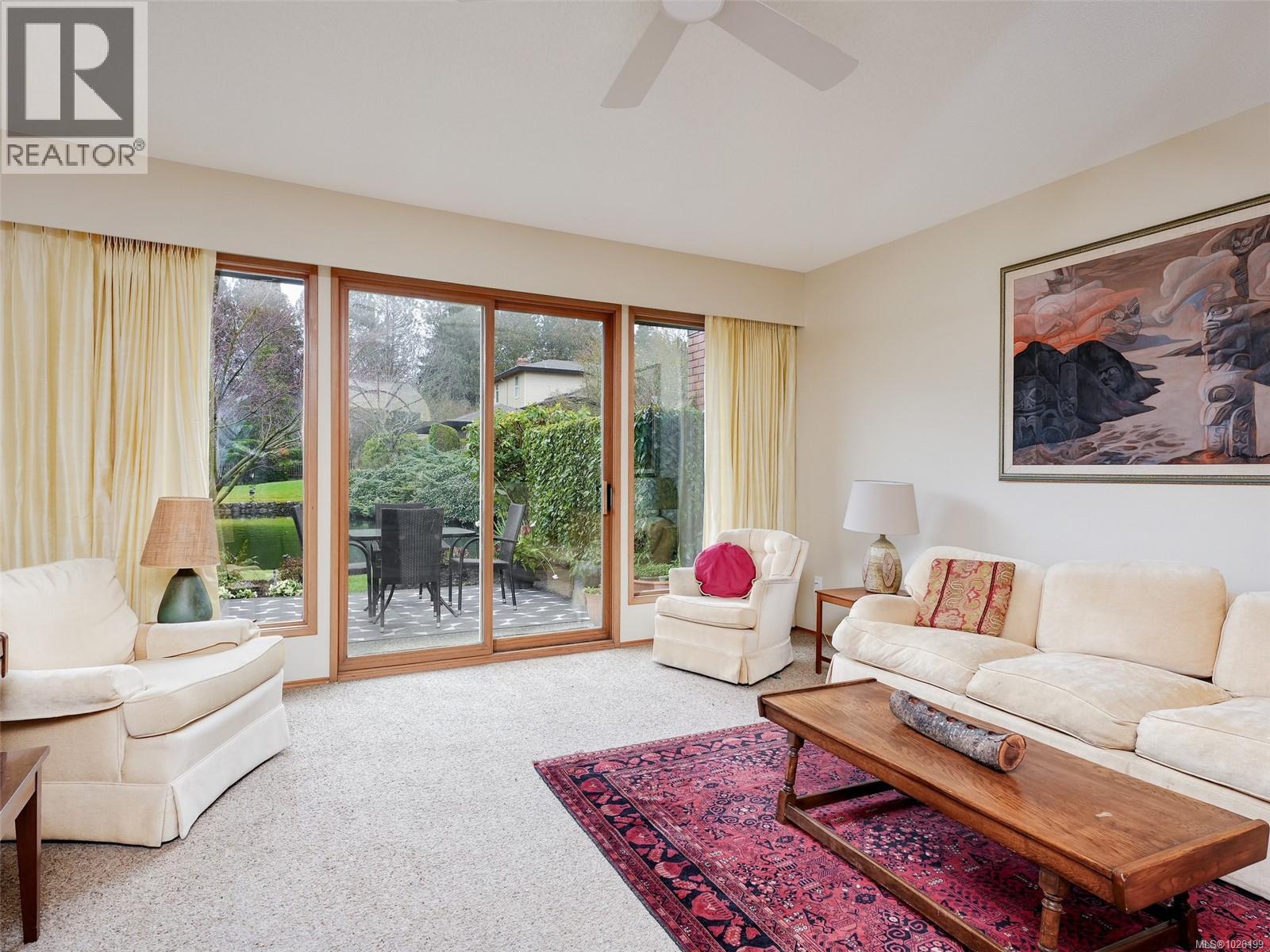 125 2345 Cedar Hill Cross Rd, Oak Bay