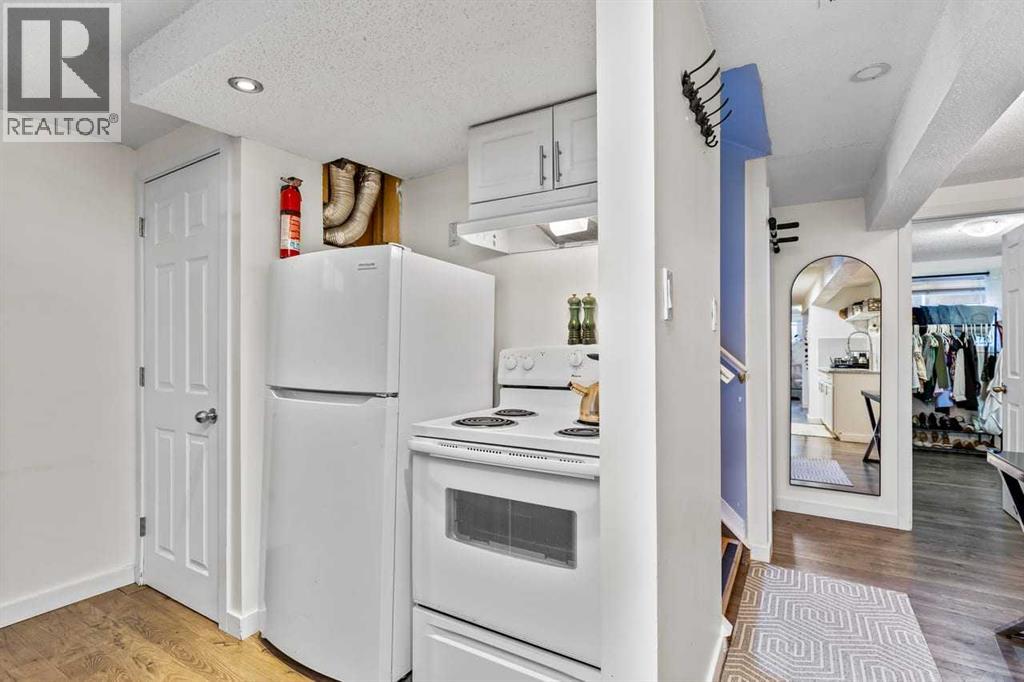 Single Family House Bungalow for Sale in   Avenue NE Winston Heights/Mountview Calgary 