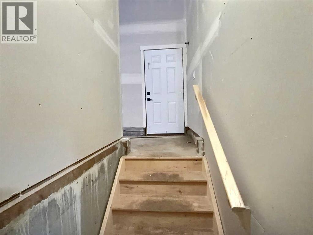 5209 57 AVENUE - 6