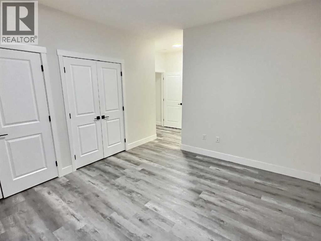 5209 57 AVENUE - 25