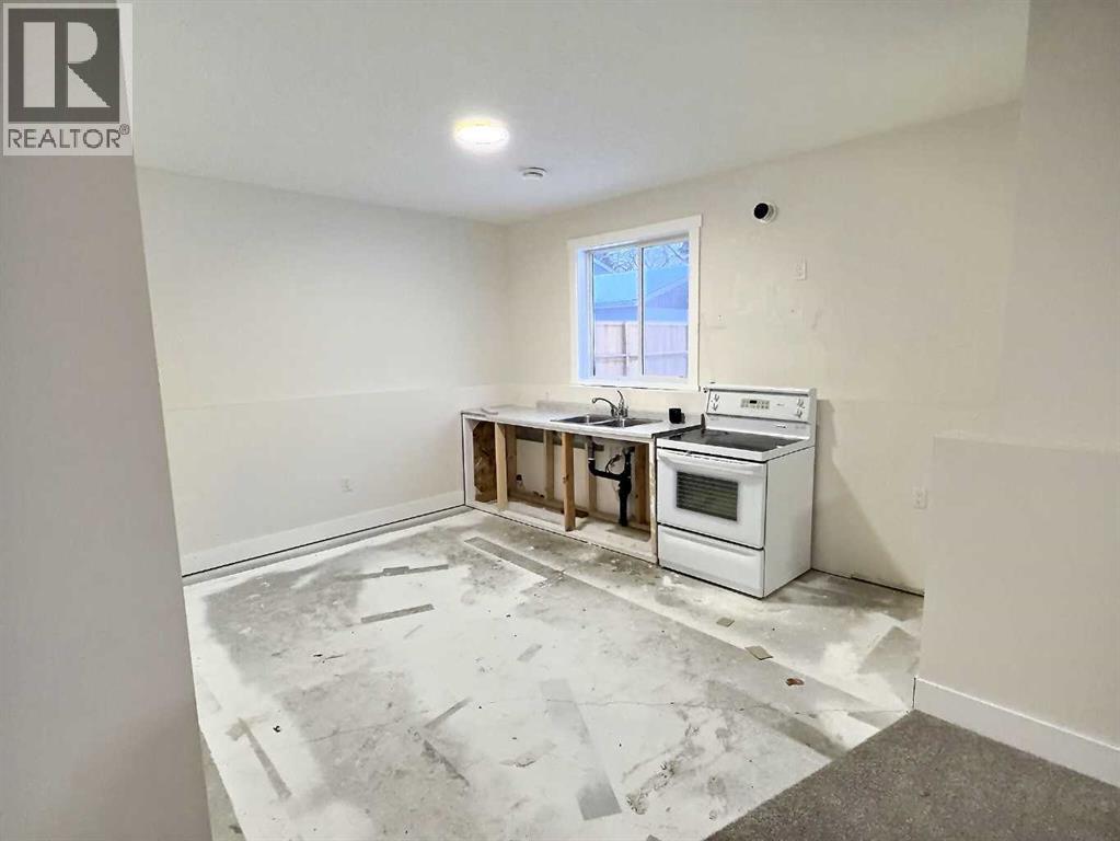 5209 57 AVENUE - 10