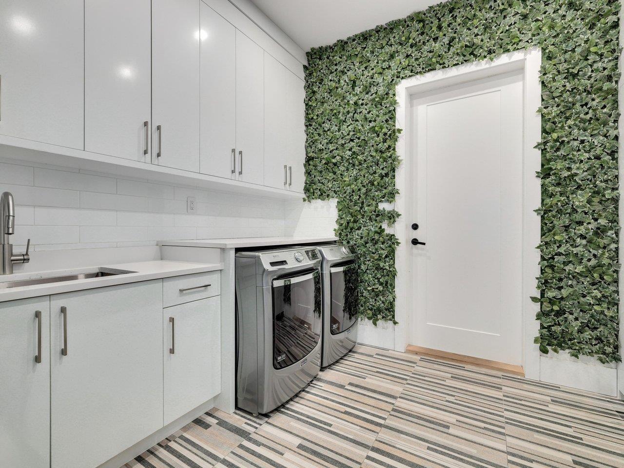 1126 STEVENS STREET, White Rock