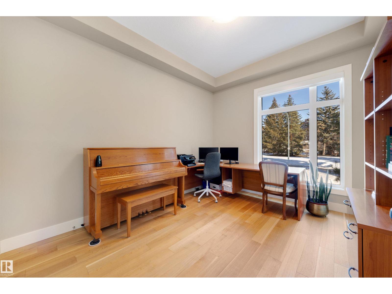 8408 118 ST NW - 21