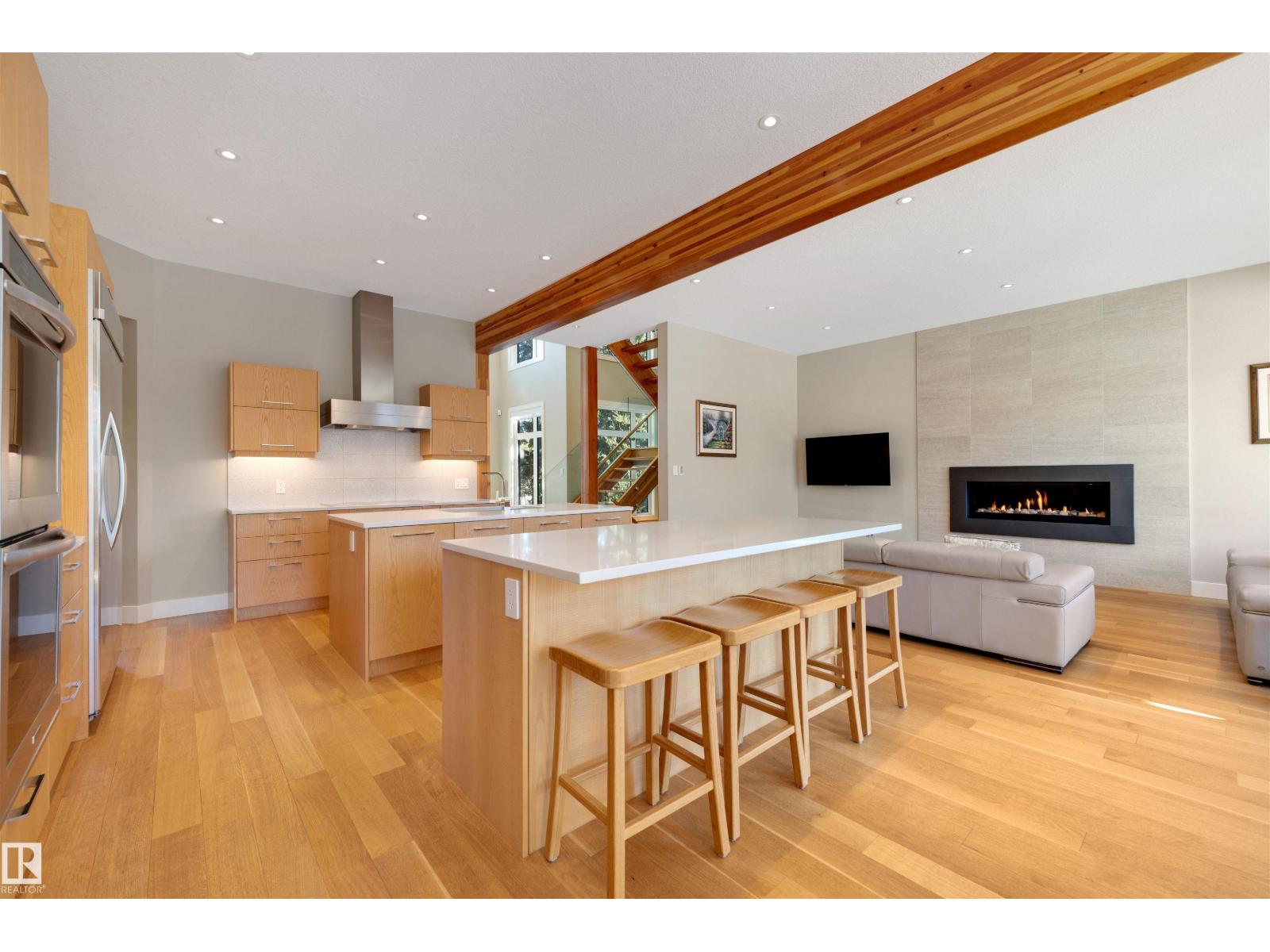 8408 118 ST NW - 8