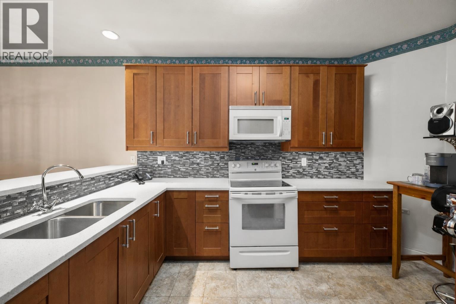 #108-4753 WEST RIVER Road, Delta