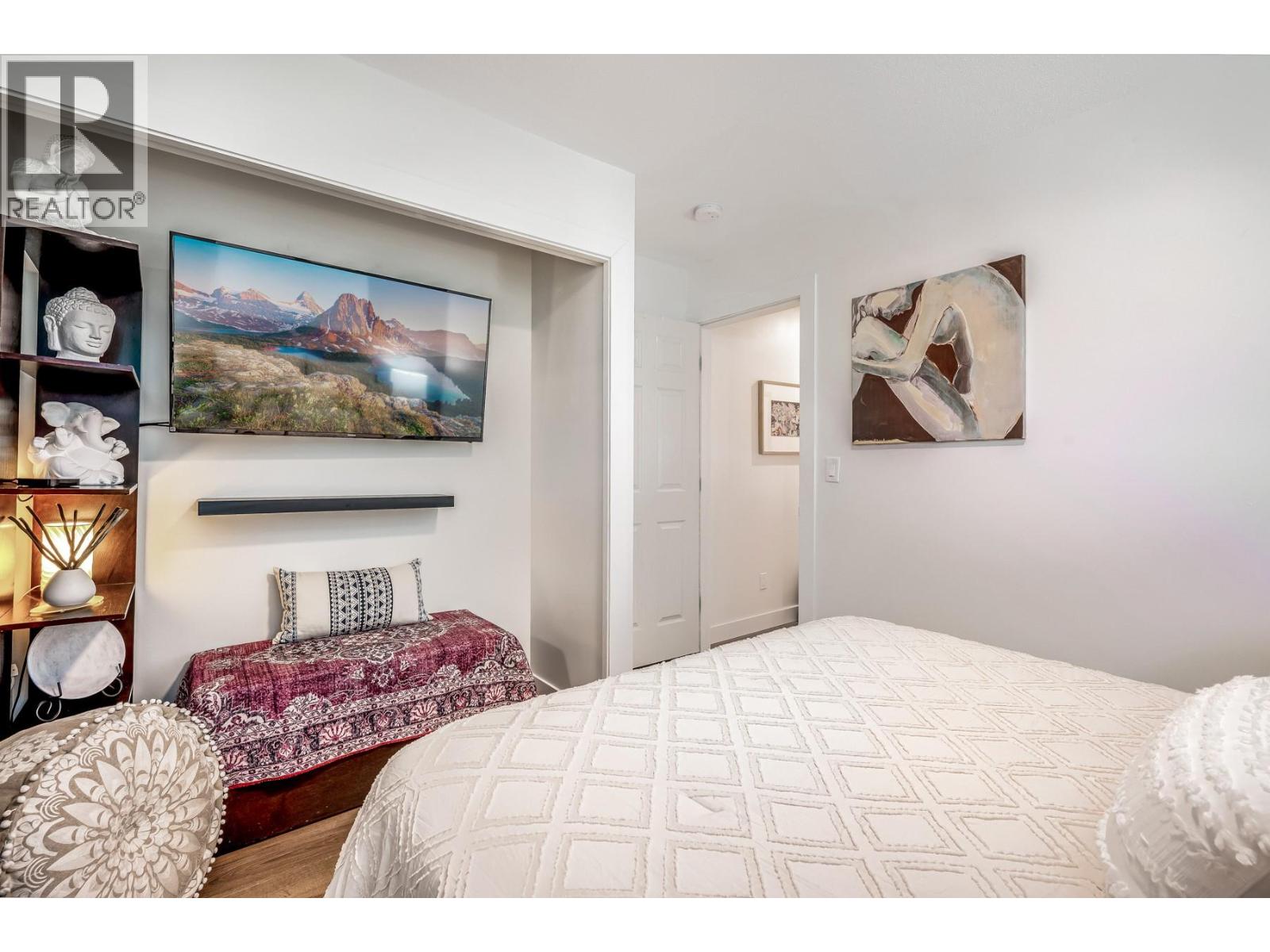 1141 Lynden Road - 22