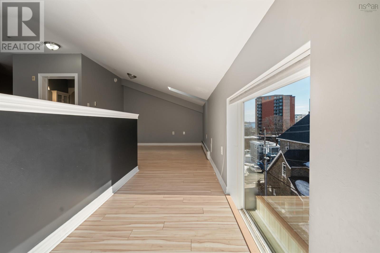 Property 26 of 32 of 309 108 Ochterloney Street