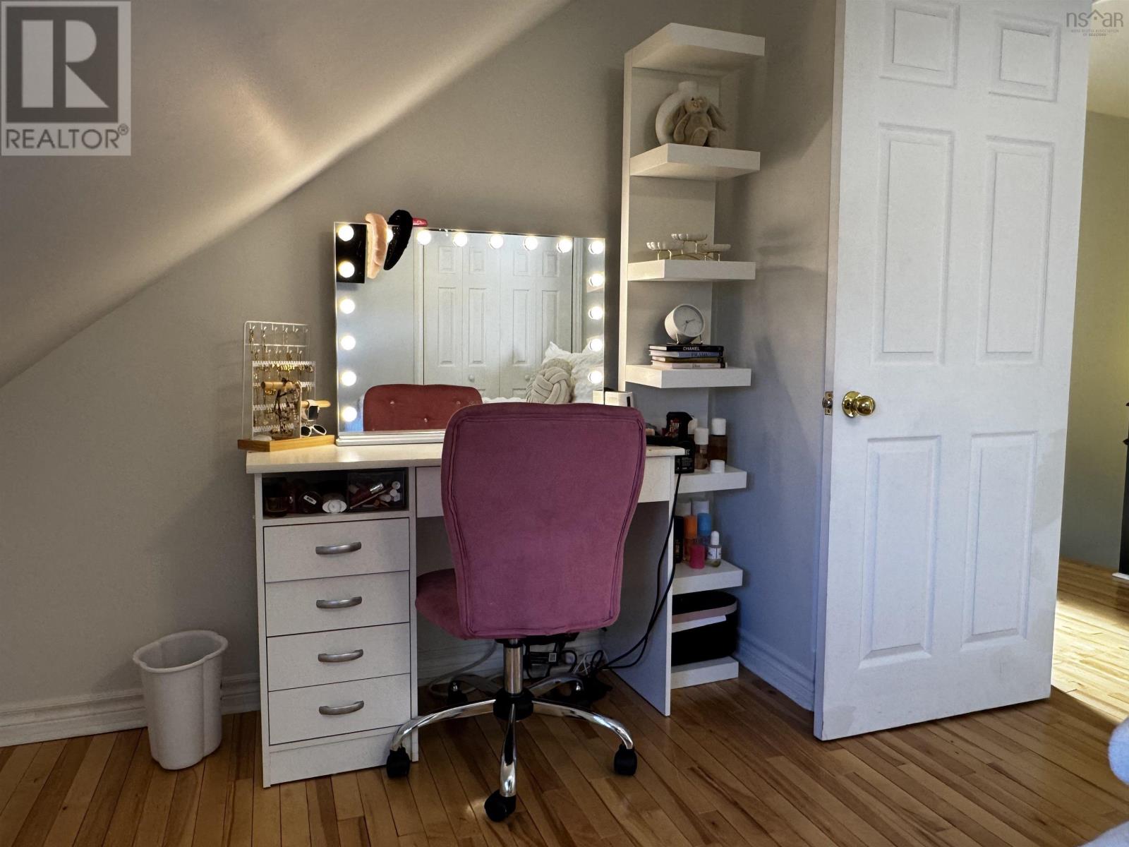 Property 30 of 41 of 75 Lower MacLean Street