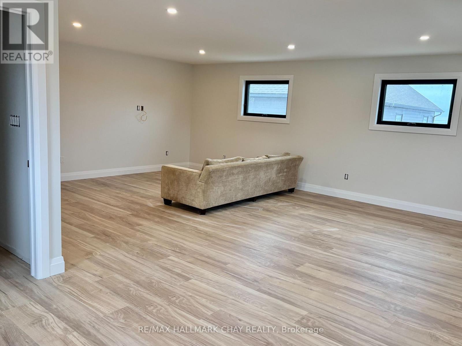 1 SUNNYSIDE AVENUE, Oro-Medonte, Ontario