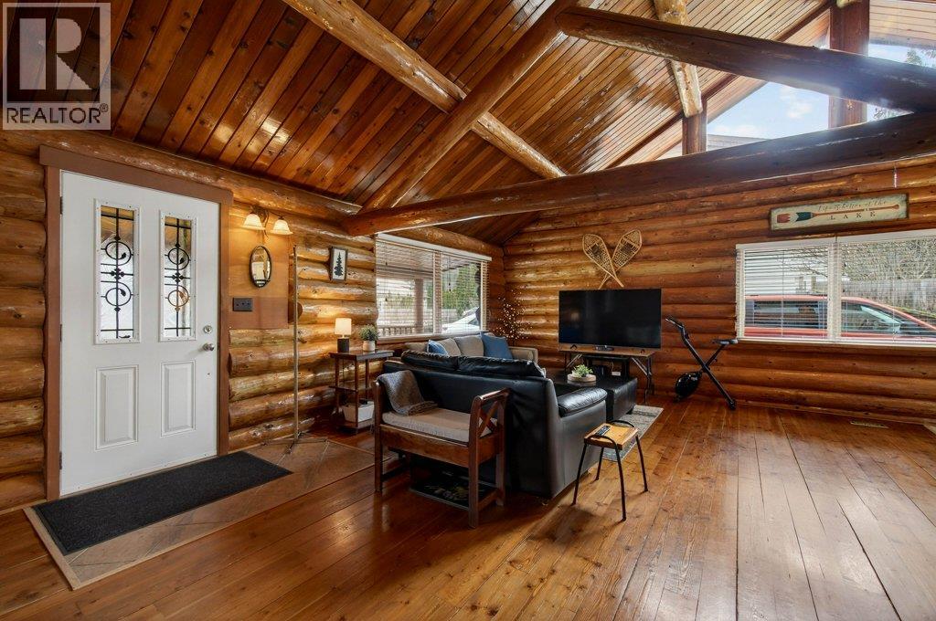 1421 10 Street SW, Salmon Arm