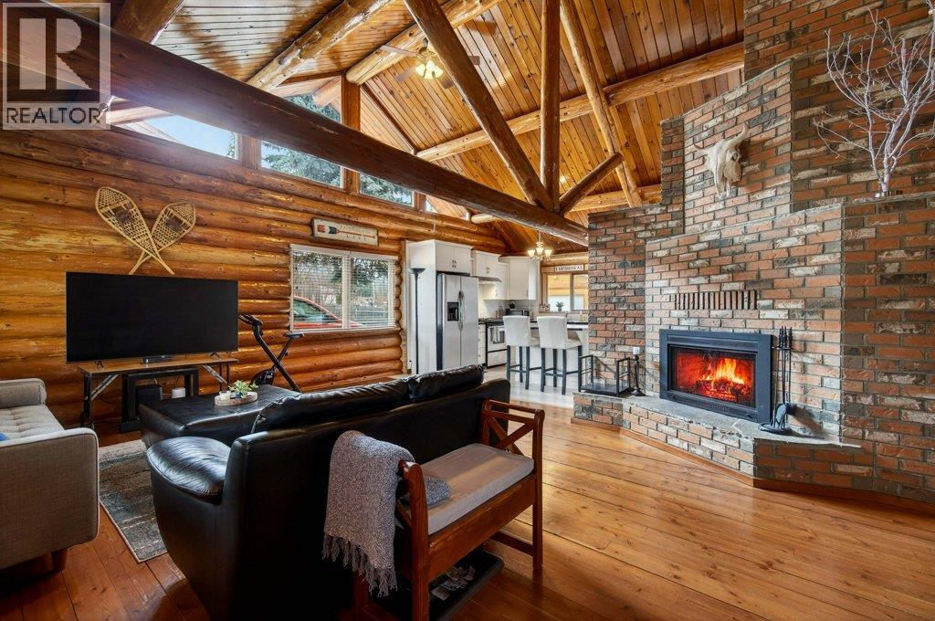 1421 10 Street SW, Salmon Arm