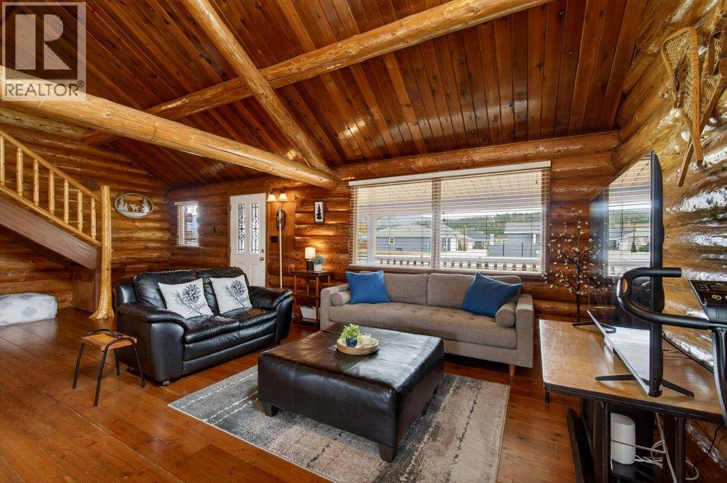 1421 10 Street SW, Salmon Arm