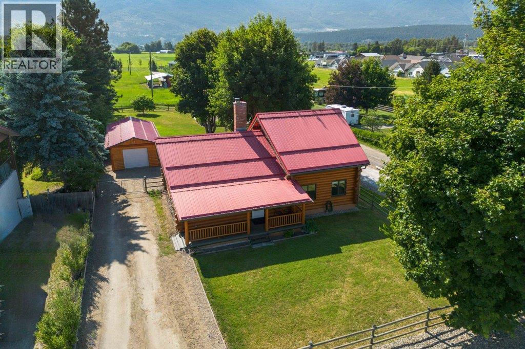 1421 10 Street SW, Salmon Arm