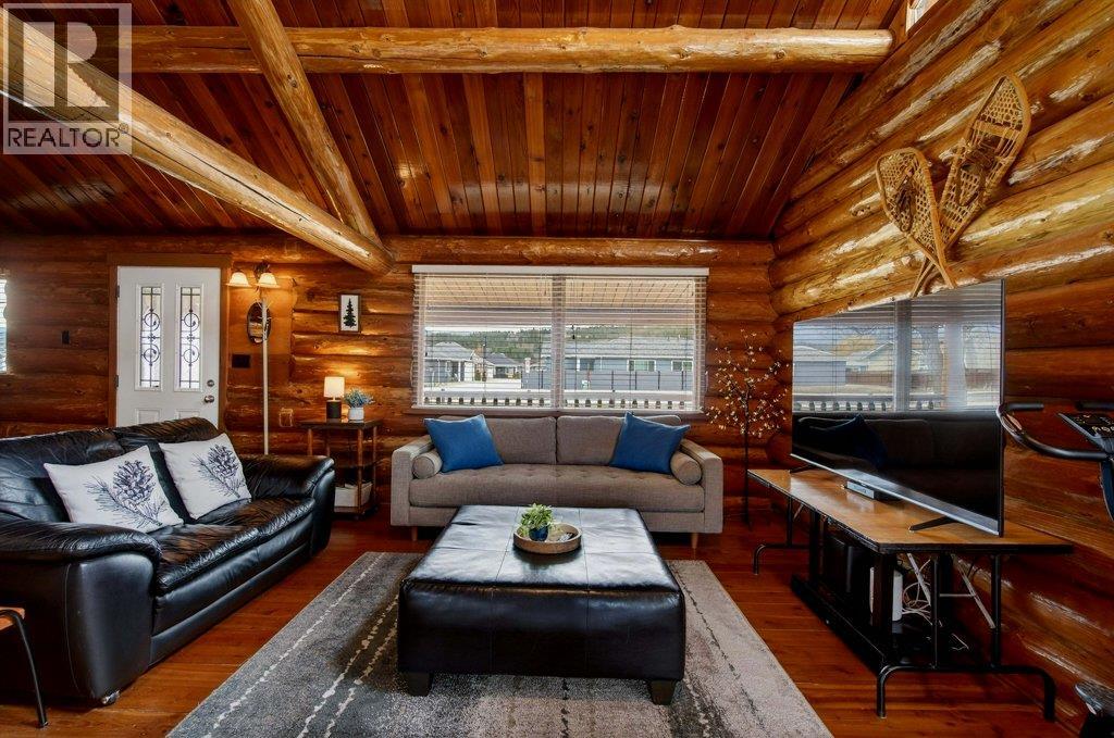 1421 10 Street SW, Salmon Arm