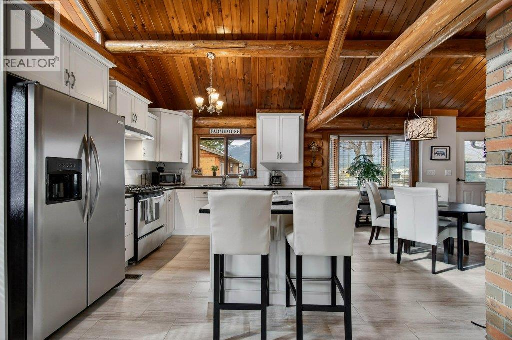 1421 10 Street SW, Salmon Arm