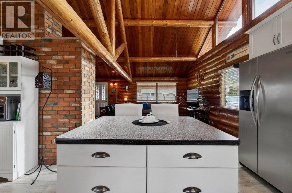 1421 10 Street SW, Salmon Arm