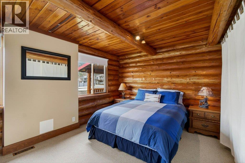 1421 10 Street SW, Salmon Arm