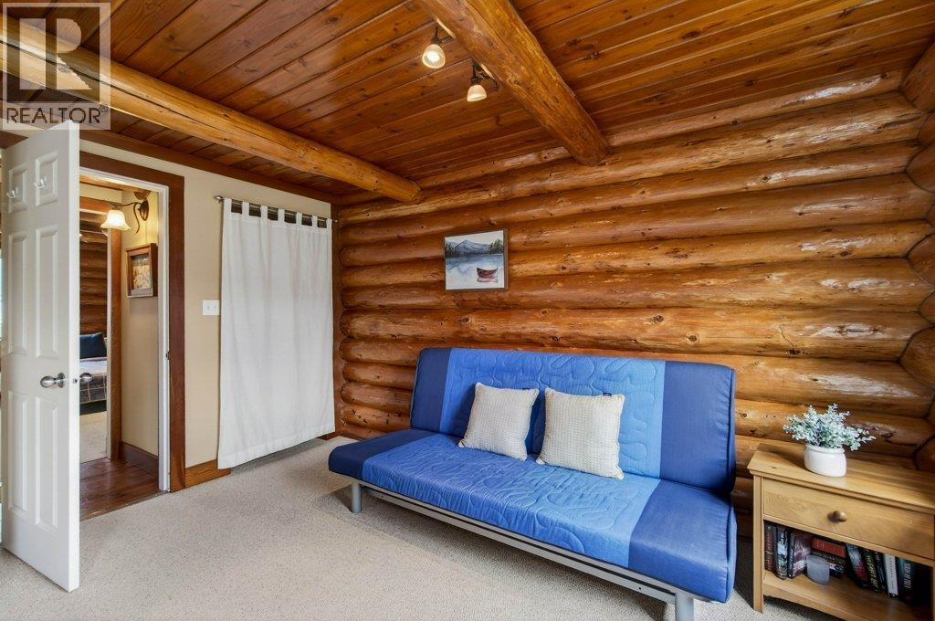 1421 10 Street SW, Salmon Arm