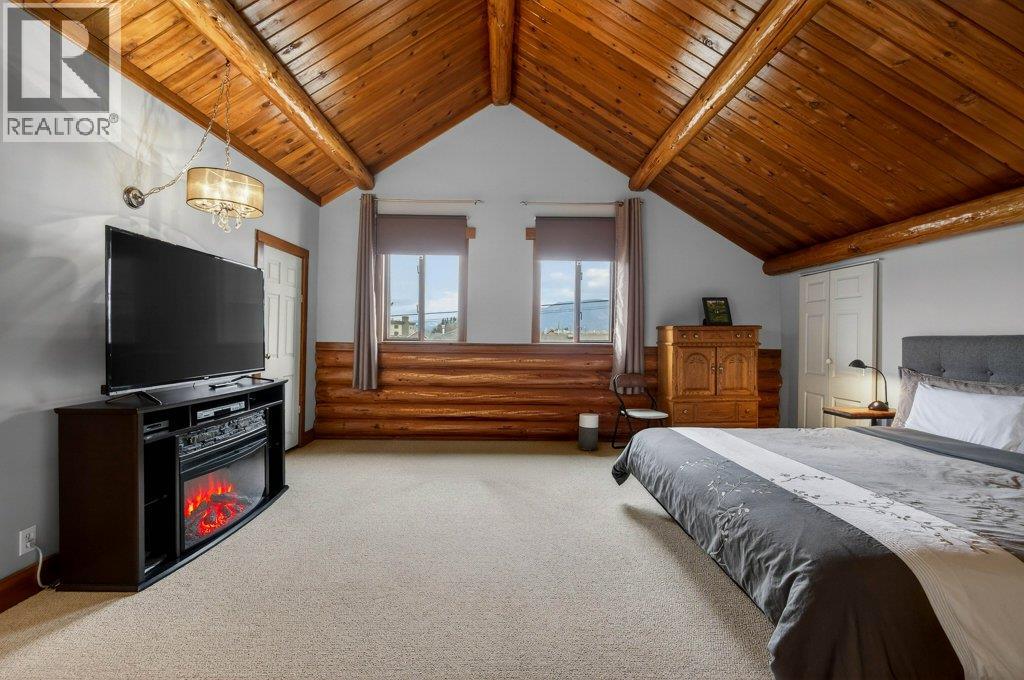 1421 10 Street SW, Salmon Arm