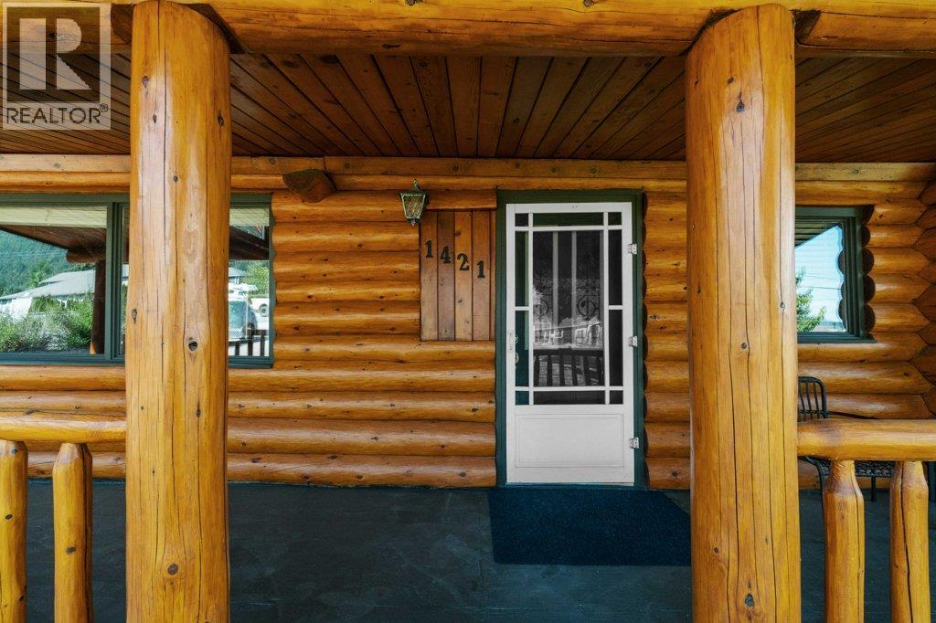 1421 10 Street SW, Salmon Arm