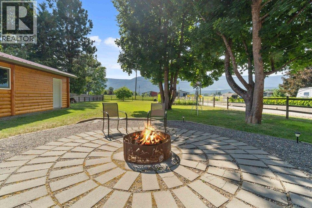 1421 10 Street SW, Salmon Arm