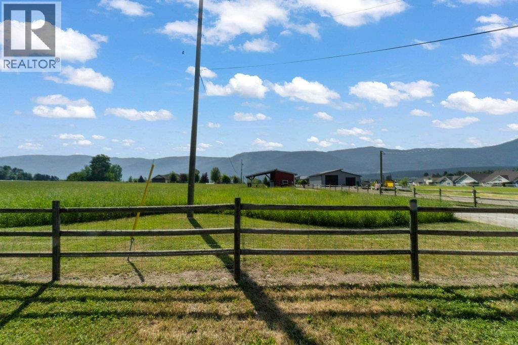 1421 10 Street SW, Salmon Arm