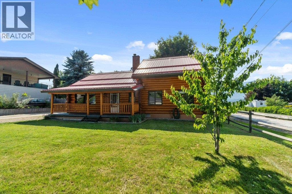 1421 10 Street SW, Salmon Arm