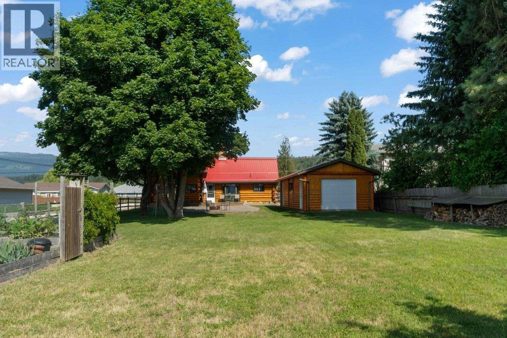 1421 10 Street SW, Salmon Arm