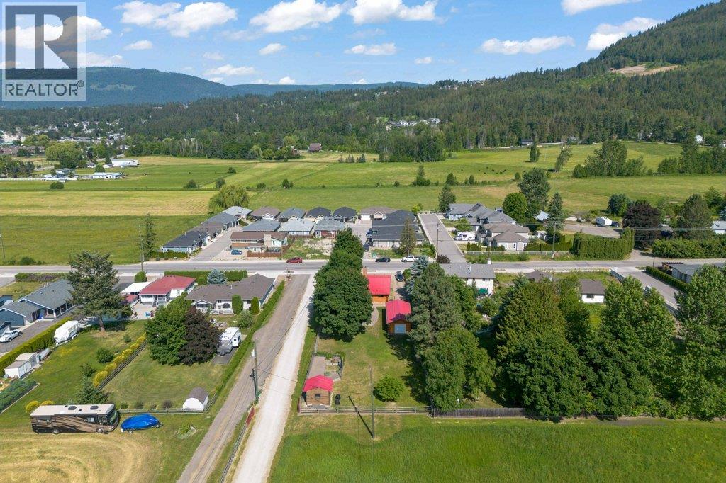 1421 10 Street SW, Salmon Arm