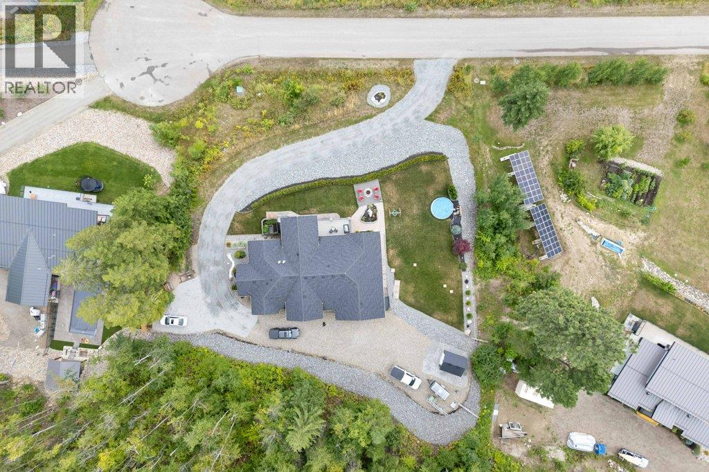 1401 65 Street SW, Salmon Arm