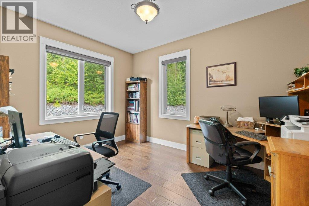 1401 65 Street SW, Salmon Arm