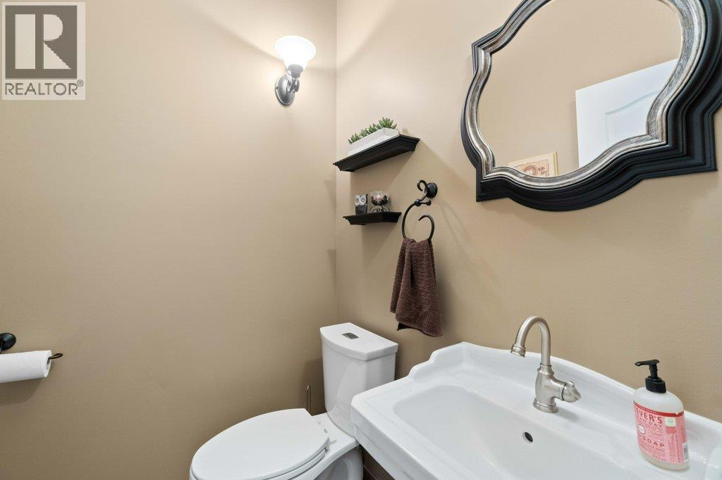 1401 65 Street SW, Salmon Arm