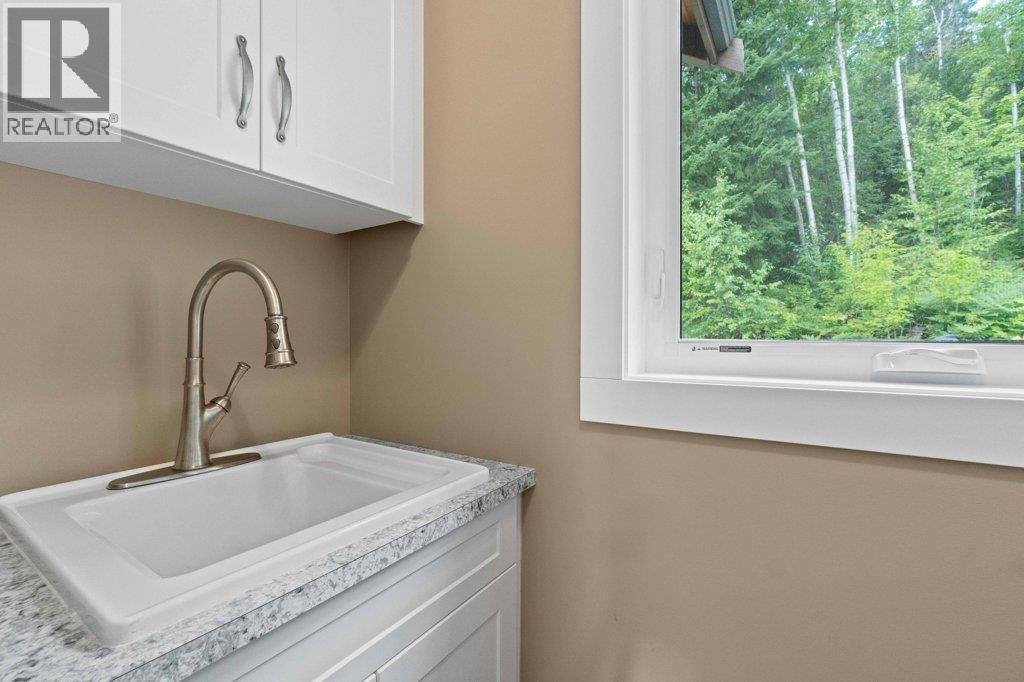 1401 65 Street SW, Salmon Arm